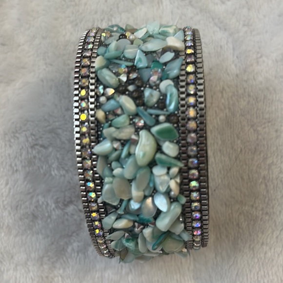 Turquoise cuff bracelet - Picture 4 of 4